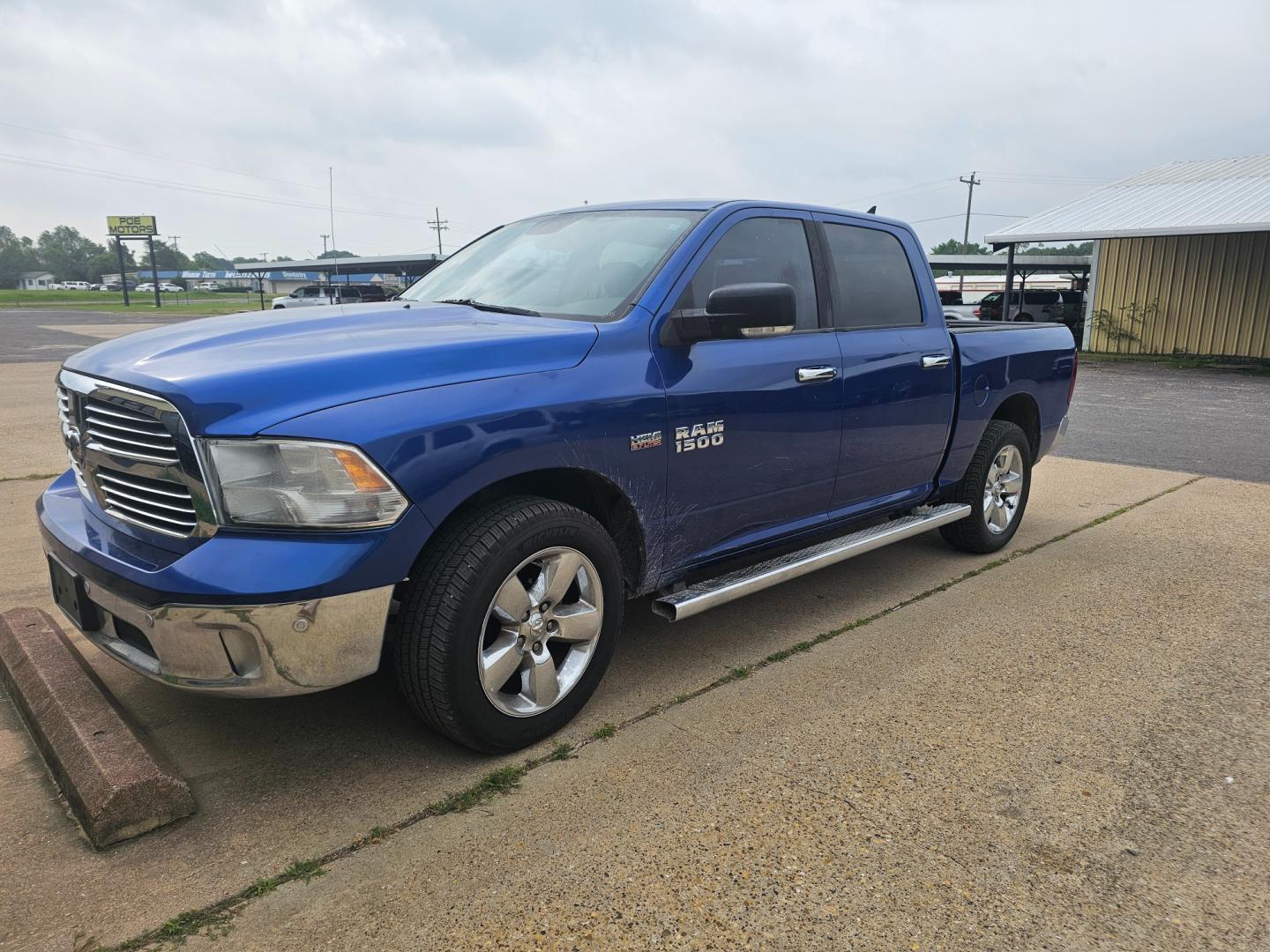 2015 BLUE RAM 1500 SLT Crew Cab SWB 2WD (1C6RR6LT1FS) with an 5.7L V8 OHV 16V engine, 6-Speed Automatic transmission, located at 533 S Seven Points BLVD, Seven Points, TX, 75143, (430) 255-4030, 32.313999, -96.209351 - Photo#0